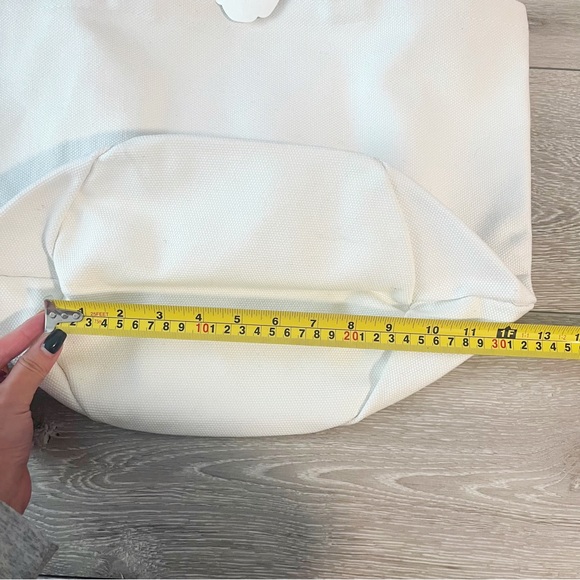 Chanel Beauty Tote Bag - Picture 9 of 11